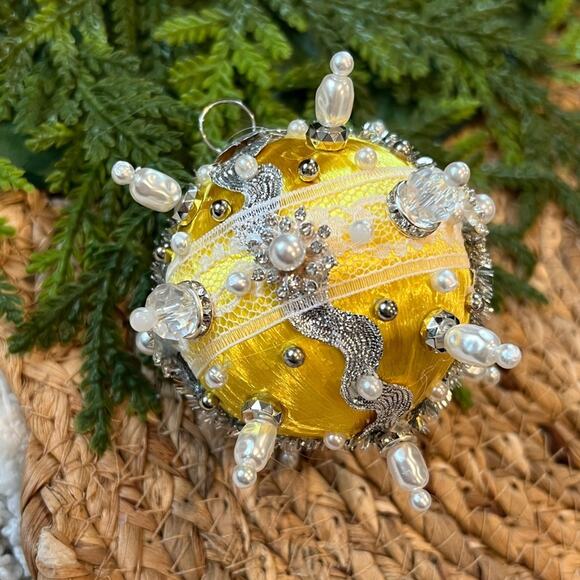 Beaded Push Pin Satin Thread Ball Christmas Ornament Mid Century Vintage Style - Picture 2 of 8